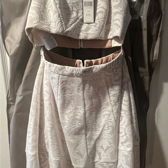 BCBG Maxazaria dress 2 pieces top skirt set mesh Ellyson off white, size small - Picture 3 of 4